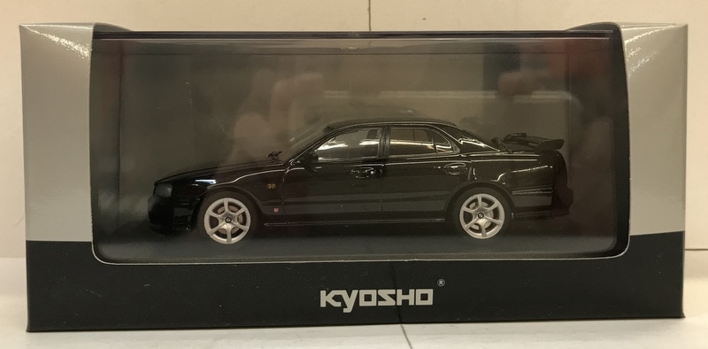 Kyosho Nissan Skyline 25GT-X Turbo Black Pearl 1/43 Scale