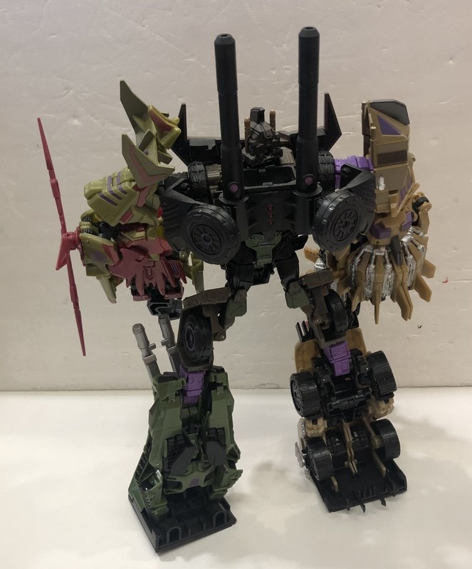 ありある公開商品HASBRO TF/PLATINUM EDITION GRIM LOCK vs BRUTICUS