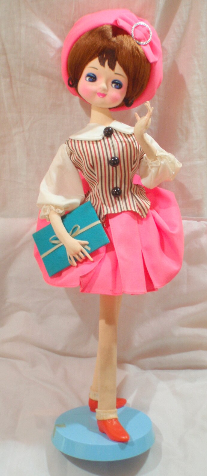 昭和レトロ ポーズ人形 ピンクのよそ行き | まんだらけ Mandarake