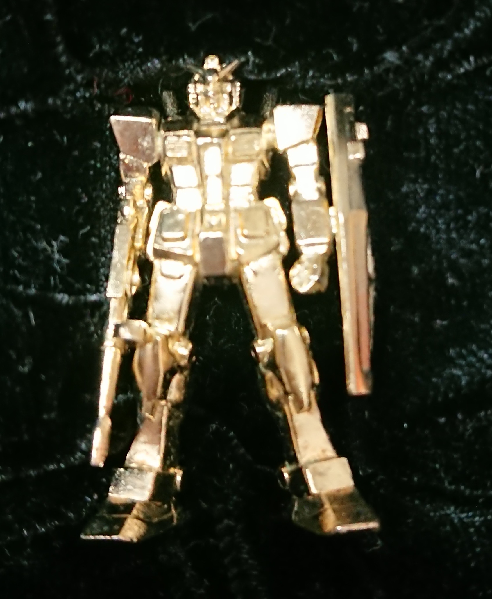 セブンイレブン セブンイレブンフェア 機動戦士ガンダム 【純金ガンダム(金メッキ/プレート付)/GOLD GUNDAM [gold plate]】 |  MANDARAKE 在线商店