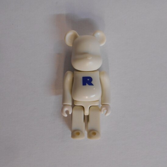 be@rbrick (bearbrick) 04 basic (r) / white / bear brick series4