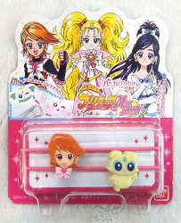 A パッチンア signs sari / two persons are プリキュア MaxHear