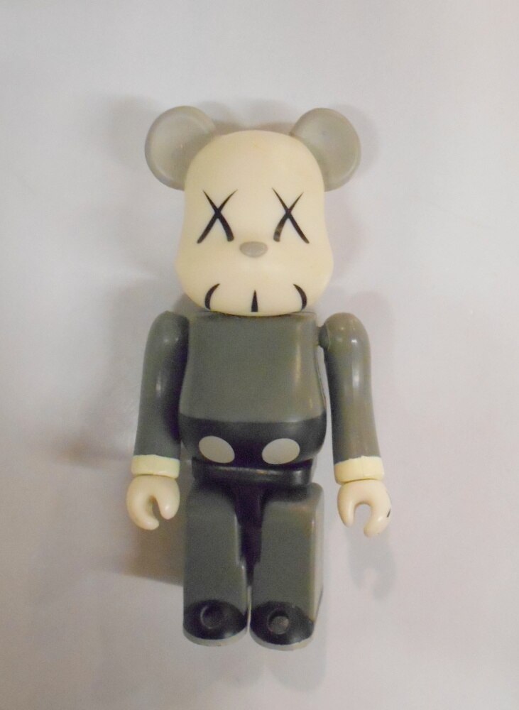 medicomtoy be@rbrick (bearbrick) series 4 artist kaws