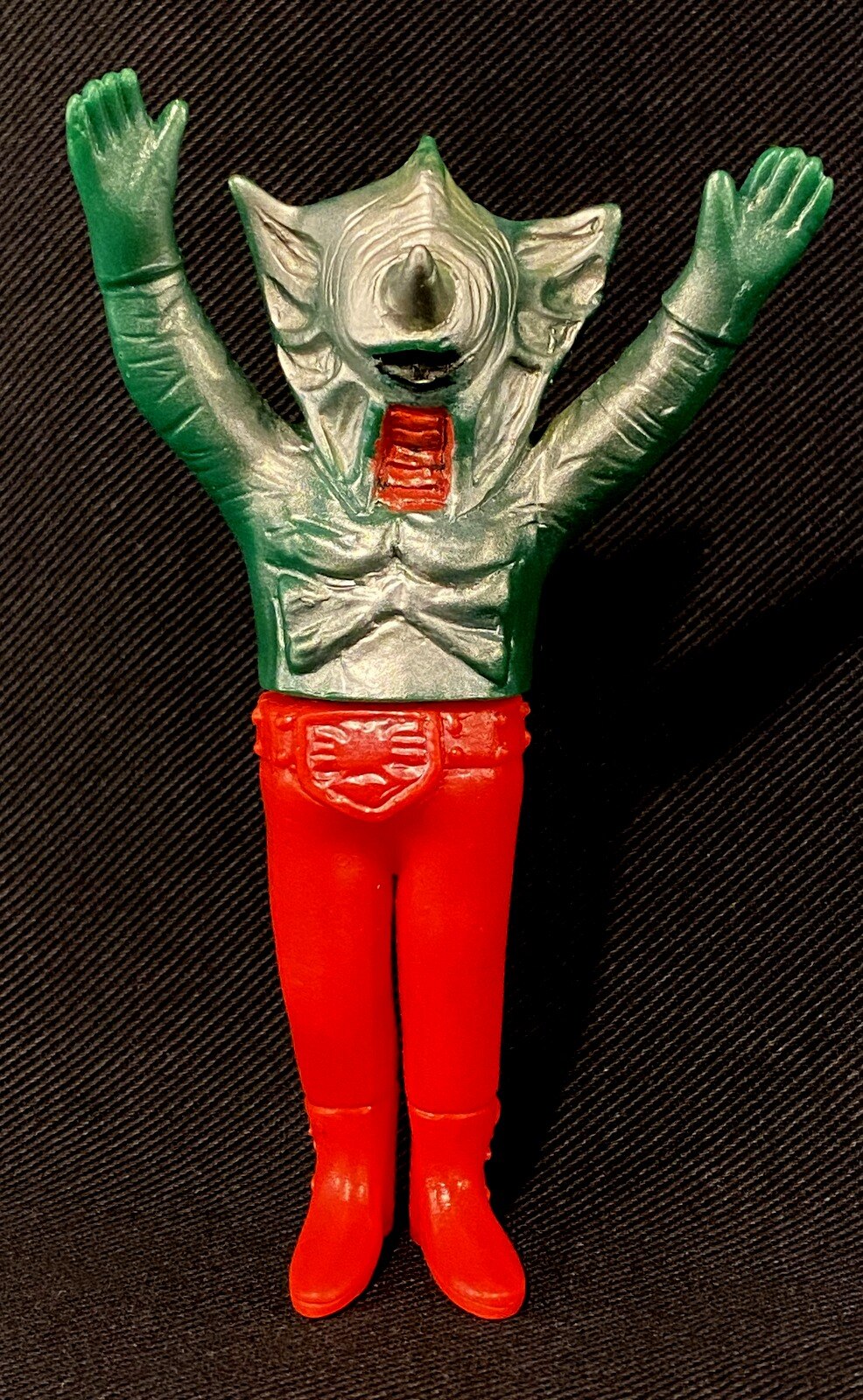 ポピー 仮面ライダーミニソフビ ユニコルノス 赤・緑成型 120mm | まんだらけ Mandarake