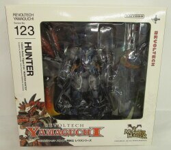 SQUARE ENIX PLAY ARTS KAI Monster Hunter Cross Diablos Armor (Rage Series)  Action Figure, Figures & Plastic Kits