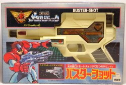 エンブレムバッジ付