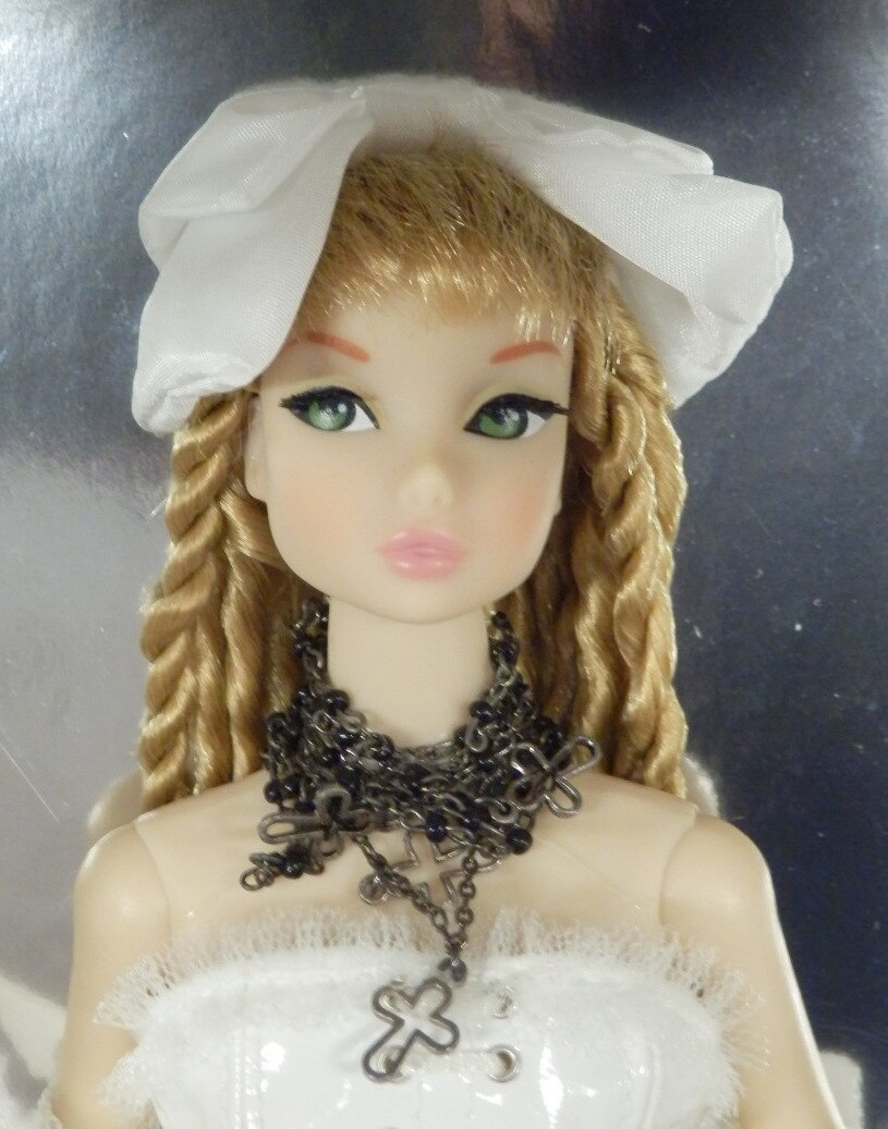 Integrity Toys Fashion Royalty Nippon Misaki Tokyo Here We Go White