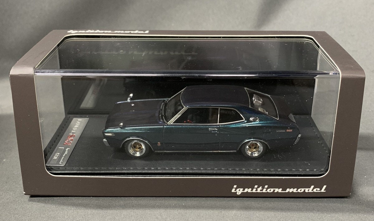 ignition model 1/43 nissan laurel 2000sgx(c130 metallic purple