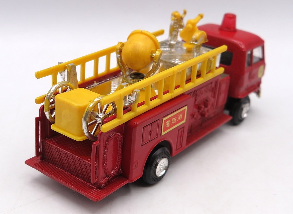 ヨネザワ ダイヤペット T-2 いすゞ 化学消防車 1/55私の消防車両専用 
