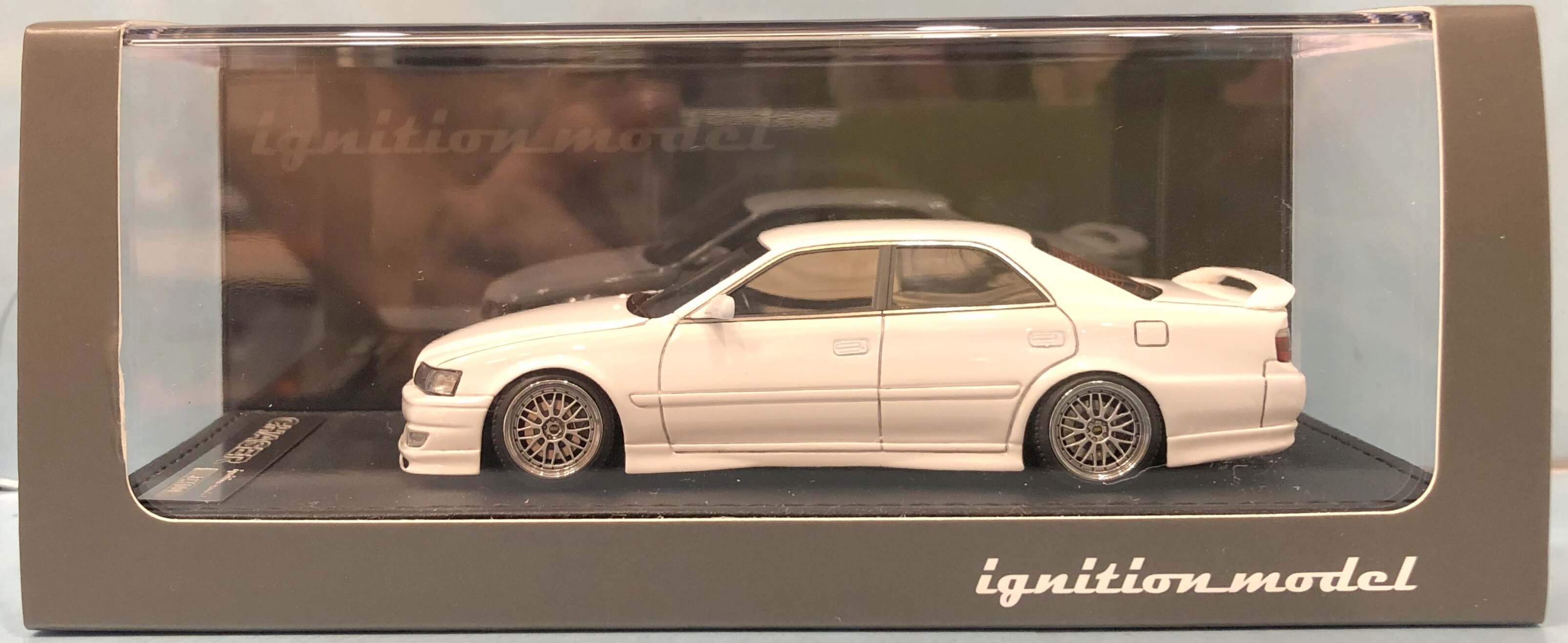 ignition model 1/43スケール Toyota Chaser Tourer V (JZX100) White