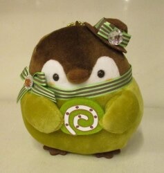 甘いおかしのマスコット(抹茶ロール)