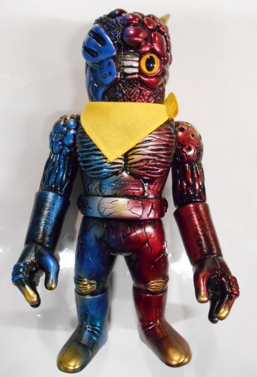 REALHEAD Chaosman No. 1 (Meta Blue × Meta Red / Yellow muffler) | MANDARAKE  在线商店