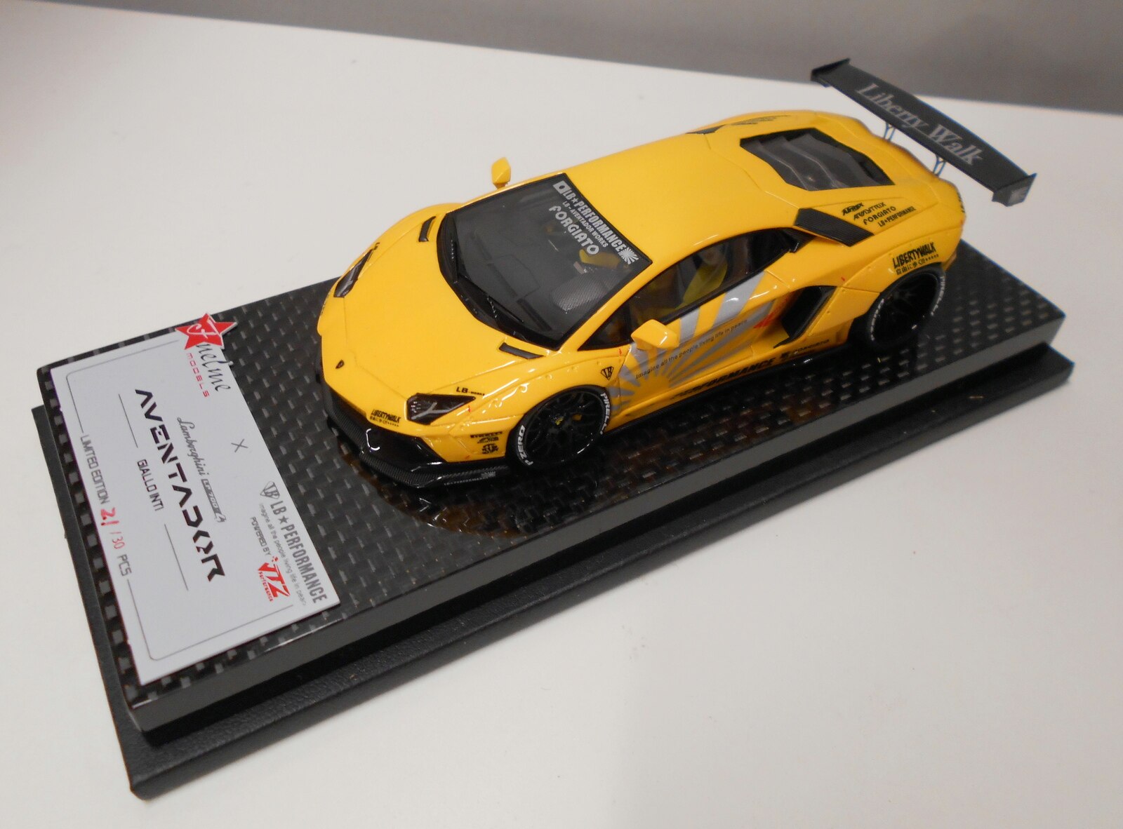 FuelMe 1/43 LB Works Aventador LP700-4 | nate-hospital.com