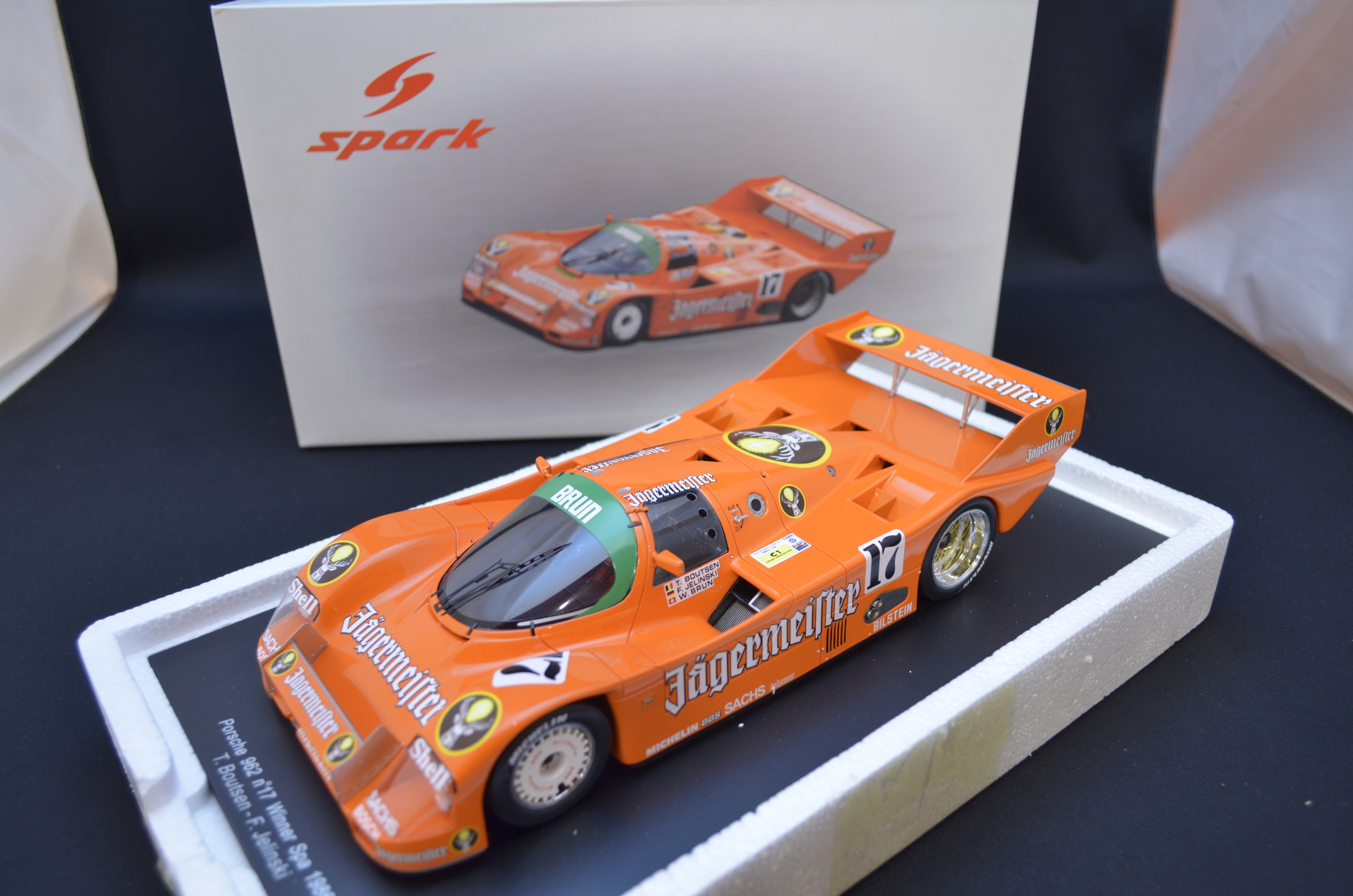 MINIMAX 1/18 SPARK MODEL PORSCHE 962 #17 WINNER SPA