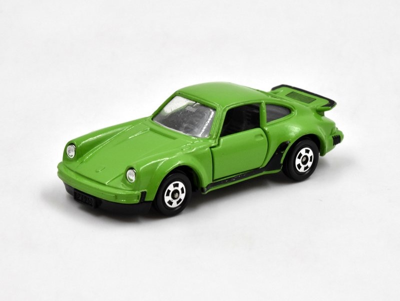 未開封 TOMICA トミカ ポルシェ 930ターボ 緑色-