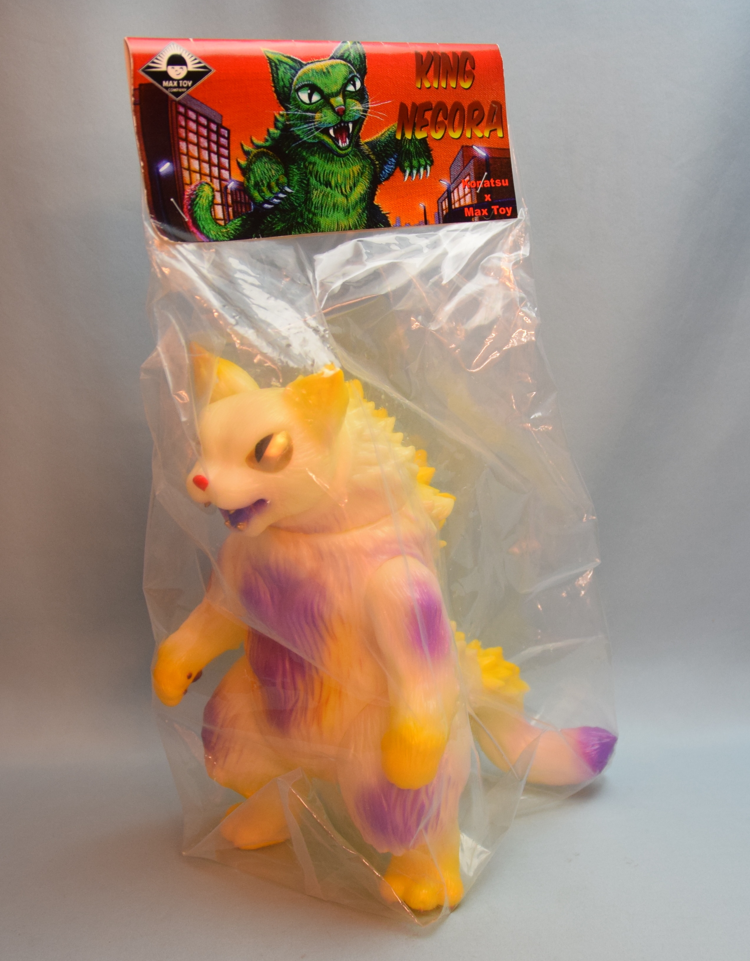 MAXTOY 小夏 キングネゴラ GLOW IN THE DARK (蓄光成型/黄/メタ紫/金目