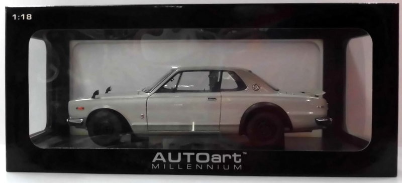 AUTOART 1/18MILLENNIUM NISSAN 【SKYLINE HARDTOP 2000GT-R KPGC10