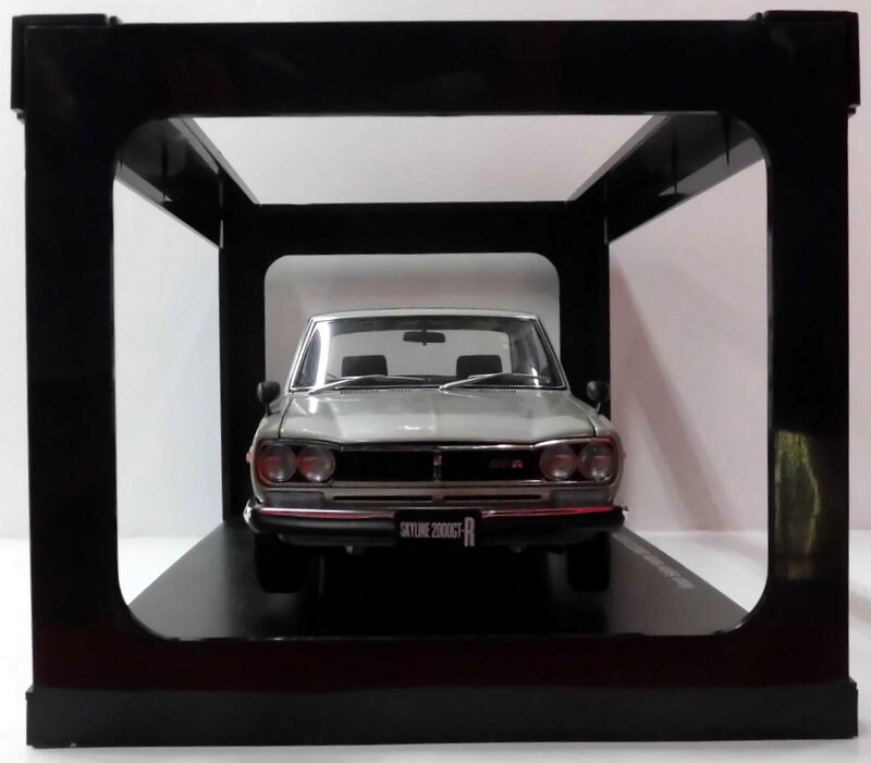 AUTOART 1/18MILLENNIUM NISSAN 【SKYLINE HARDTOP 2000GT-R KPGC10