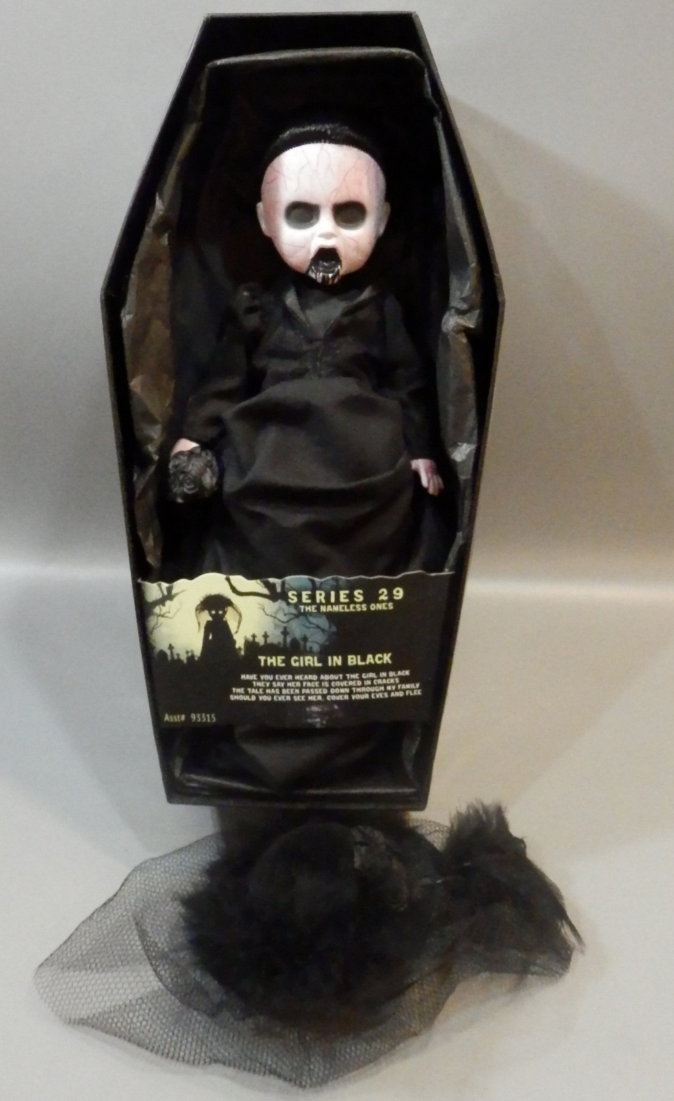 Living dead best sale dolls series 29