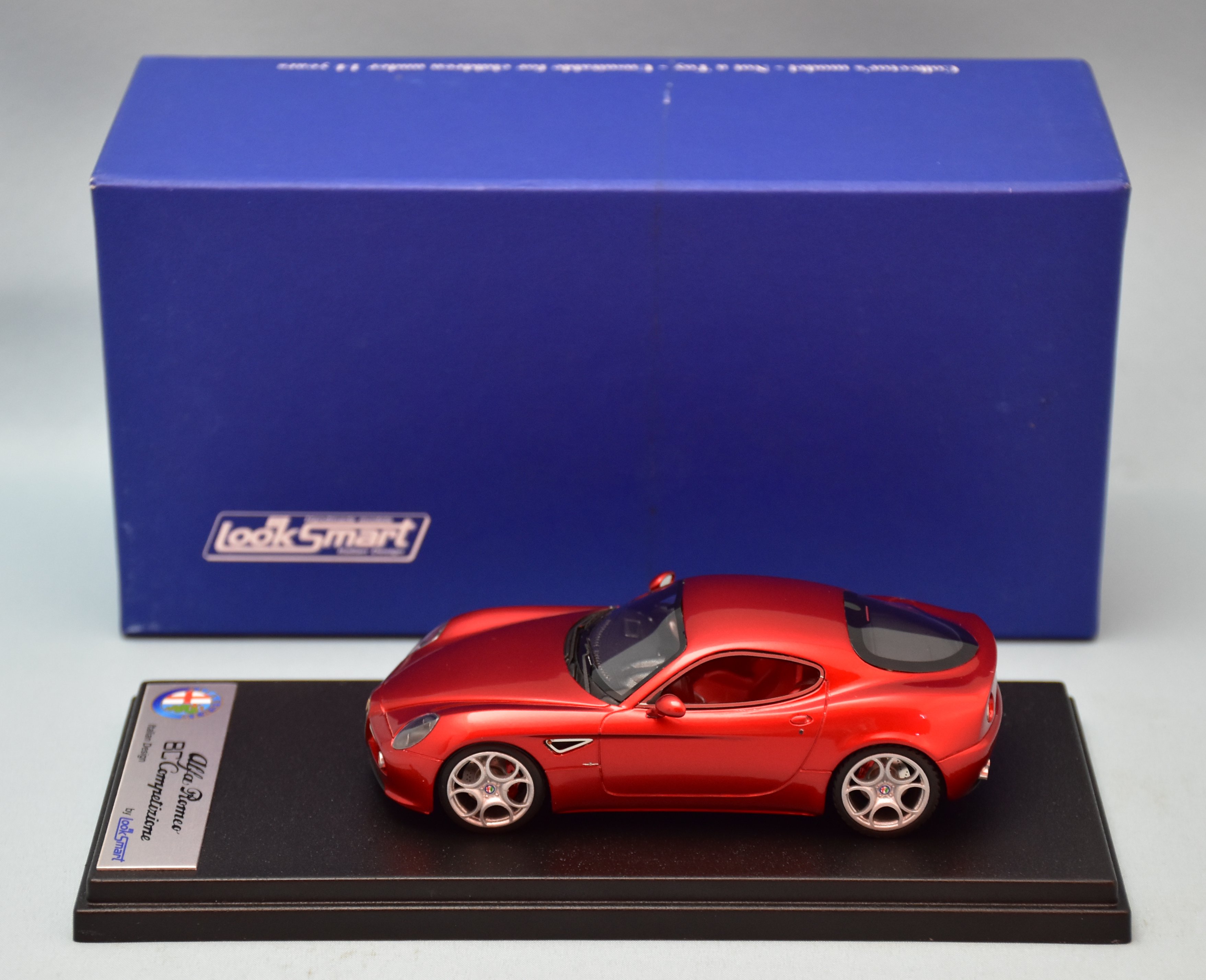 LOOKSMART 1/43 ALFA ROMEO 8C COMPETIZIONE FRANCOFORTE 2007 MET RED LS303A