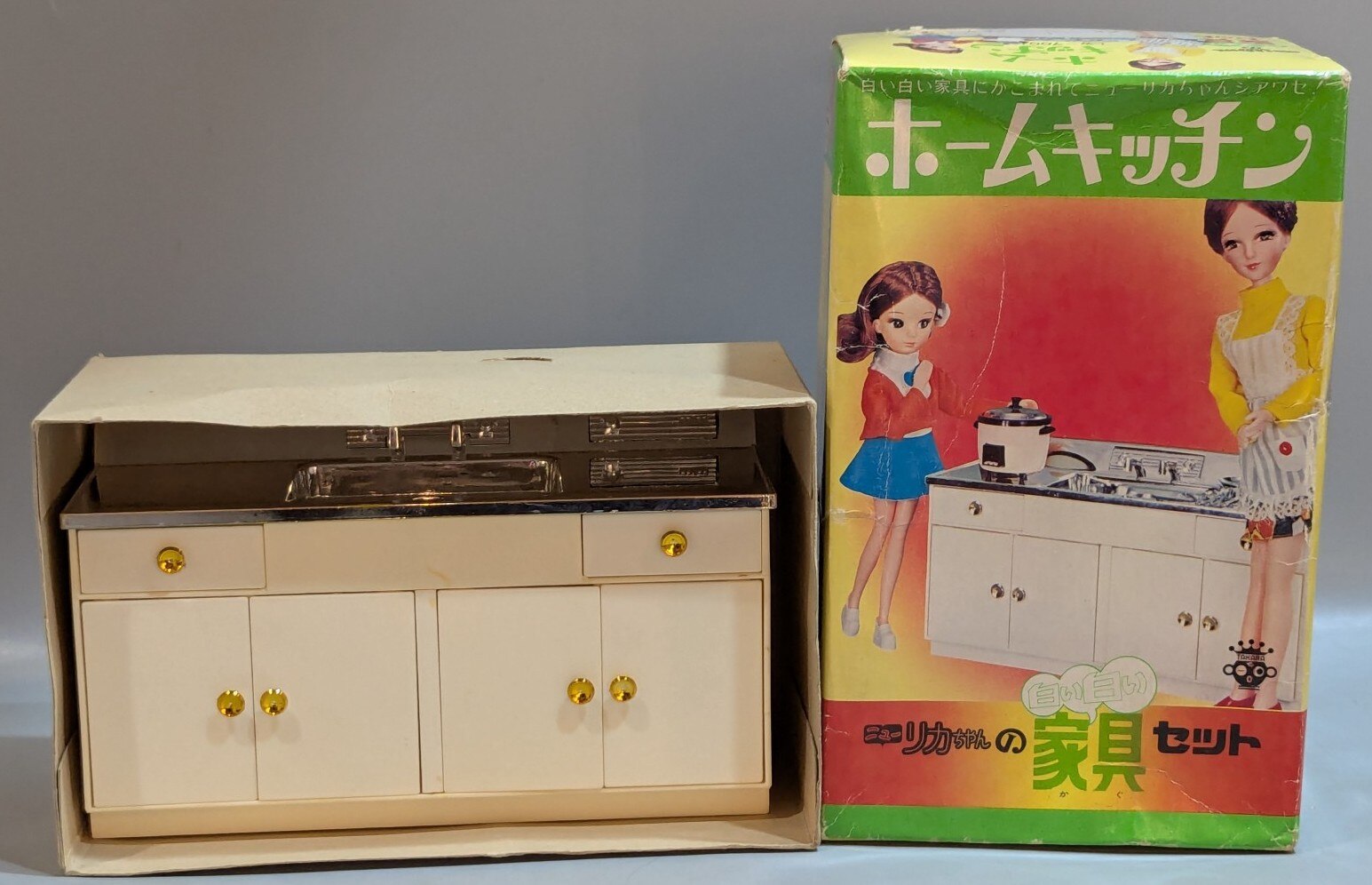 タカラ 2代目リカちゃん(ニューリカちゃん) 白い白い家具セット ホームキッチン 初期