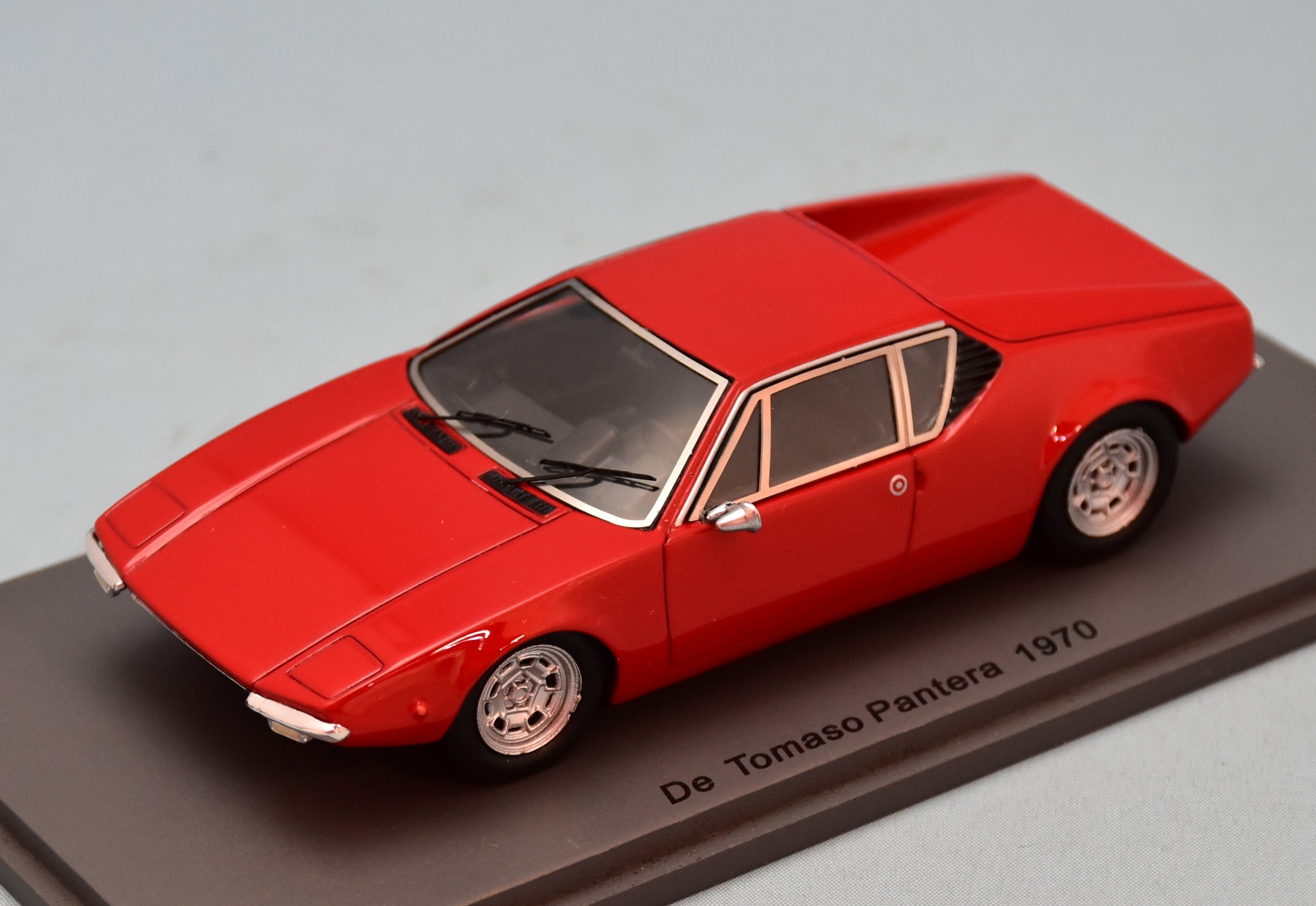 MINIMAX 1/43 Spark model De Tomaso Pantera 1970 red S0530