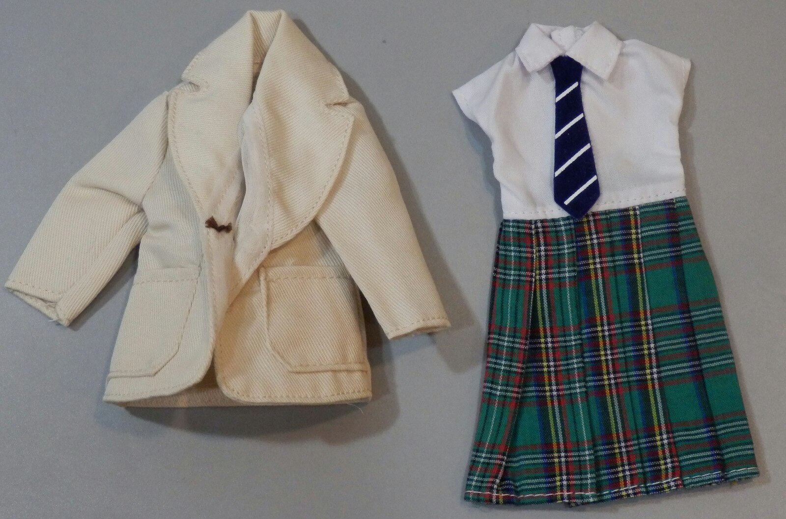 dolloutfit27cmsizejennyetcschooluniformblazerbeigegreen