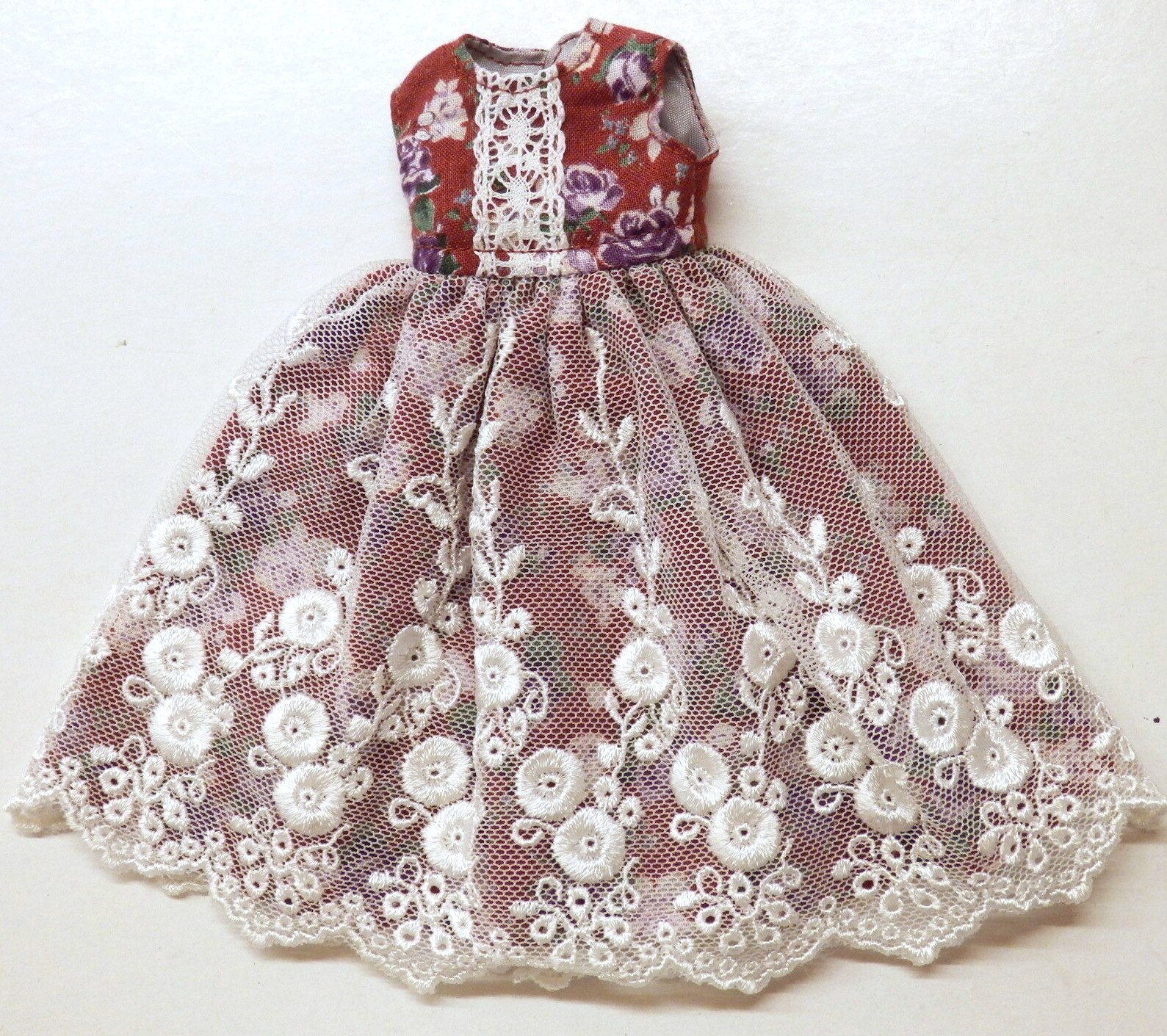 ドール衣装 22cmサイズ ノースリーブワンピース 花柄 レース 赤 まんだらけ Mandarake