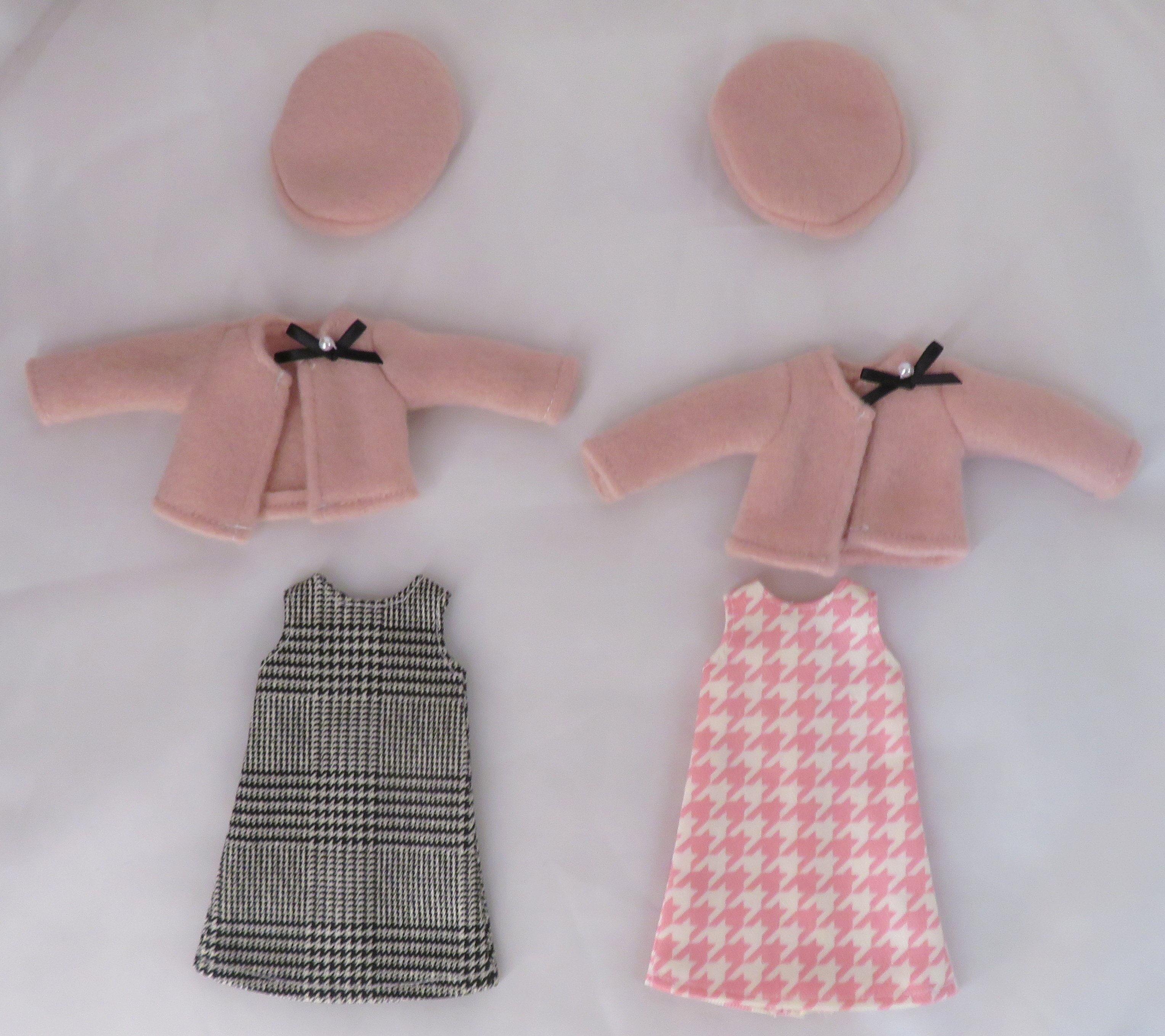 ドール衣装 22cm リカちゃん サイズ ノースリーブワンピース ジャケット ベレー帽 ピンク 黒 千鳥格子 まんだらけ Mandarake