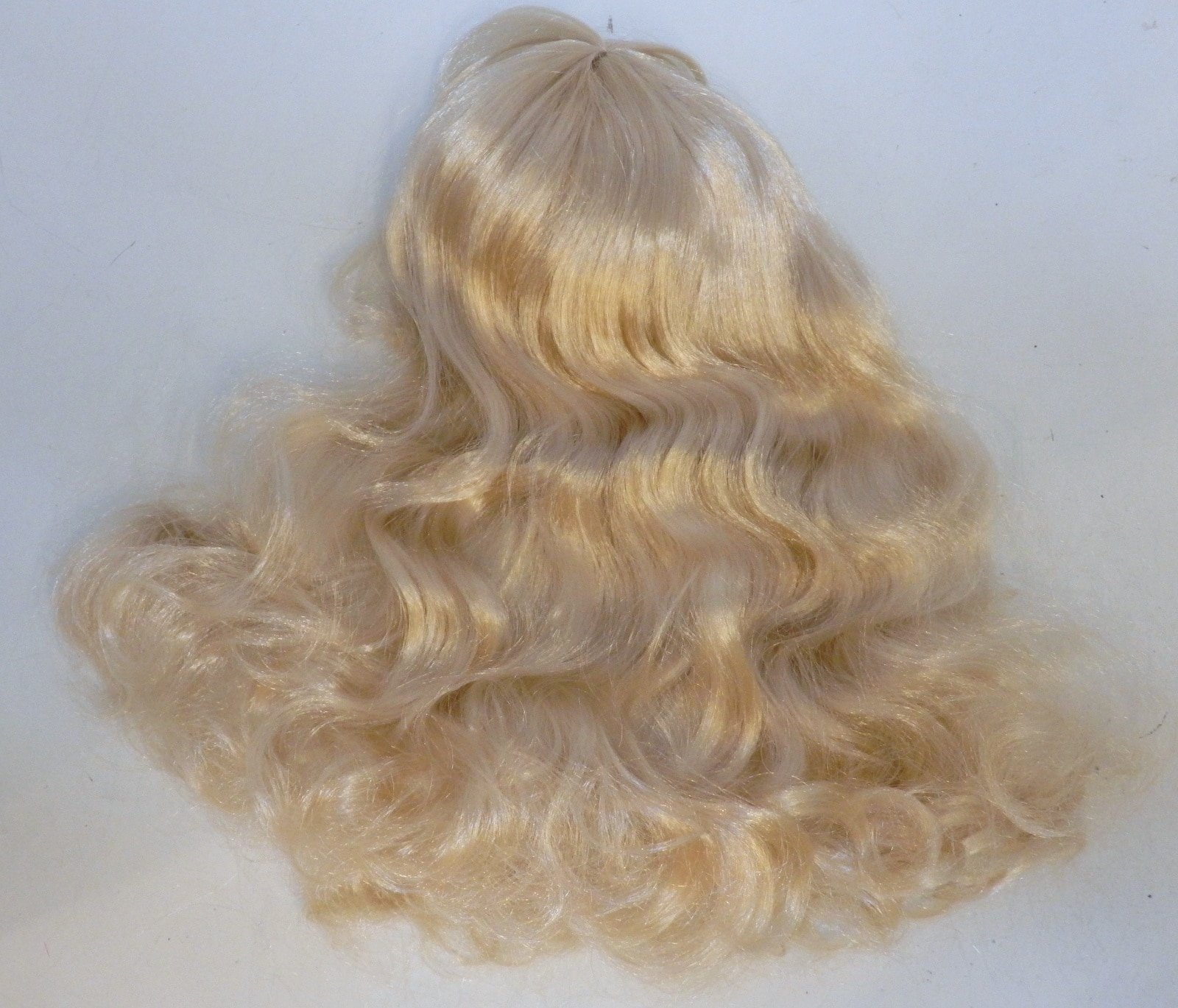 used doll wig sd slightly larger wave long hair platinum blonde