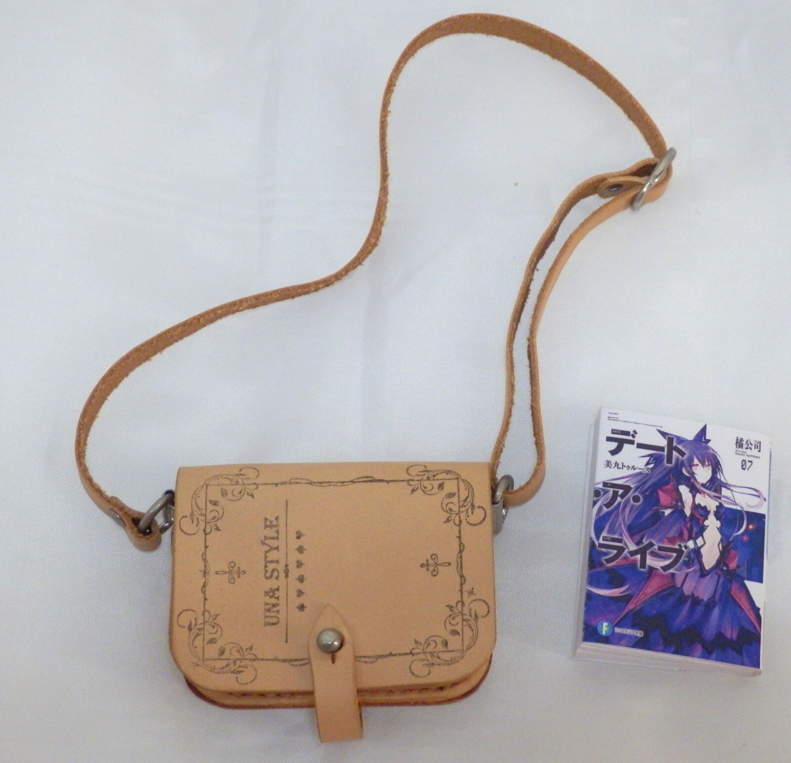 ドール用小物 家具 １ 4サイズ ブック型ショルダーバッグ ラノベ風メモ帳付き まんだらけ Mandarake