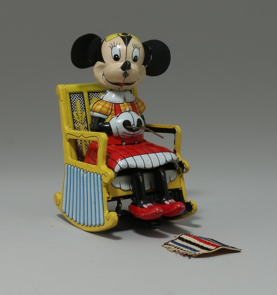 ラインマートイ ゼンマイブリキ MINNIE MOUSE ROCKING CHAIR ミニー