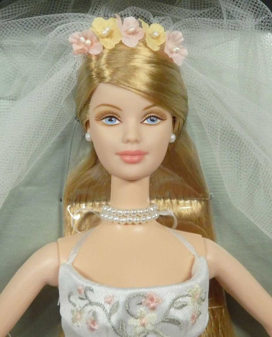 Barbie romantic wedding online 2001