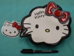 A speech balloon / Hello Kitty 