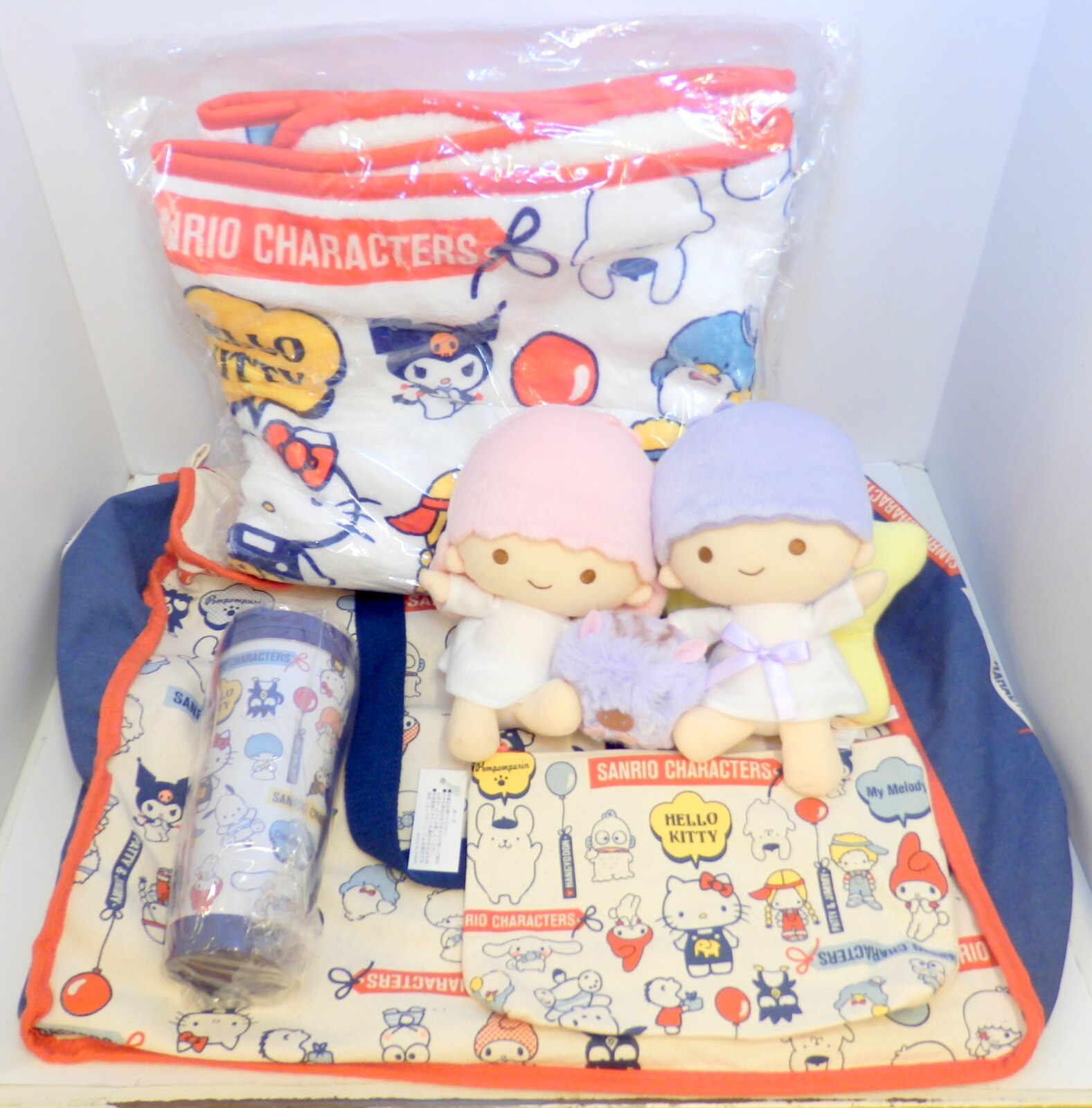 サンリオ 19年福袋 3000円福袋オリジナルグッズセット 18年 まんだらけ Mandarake