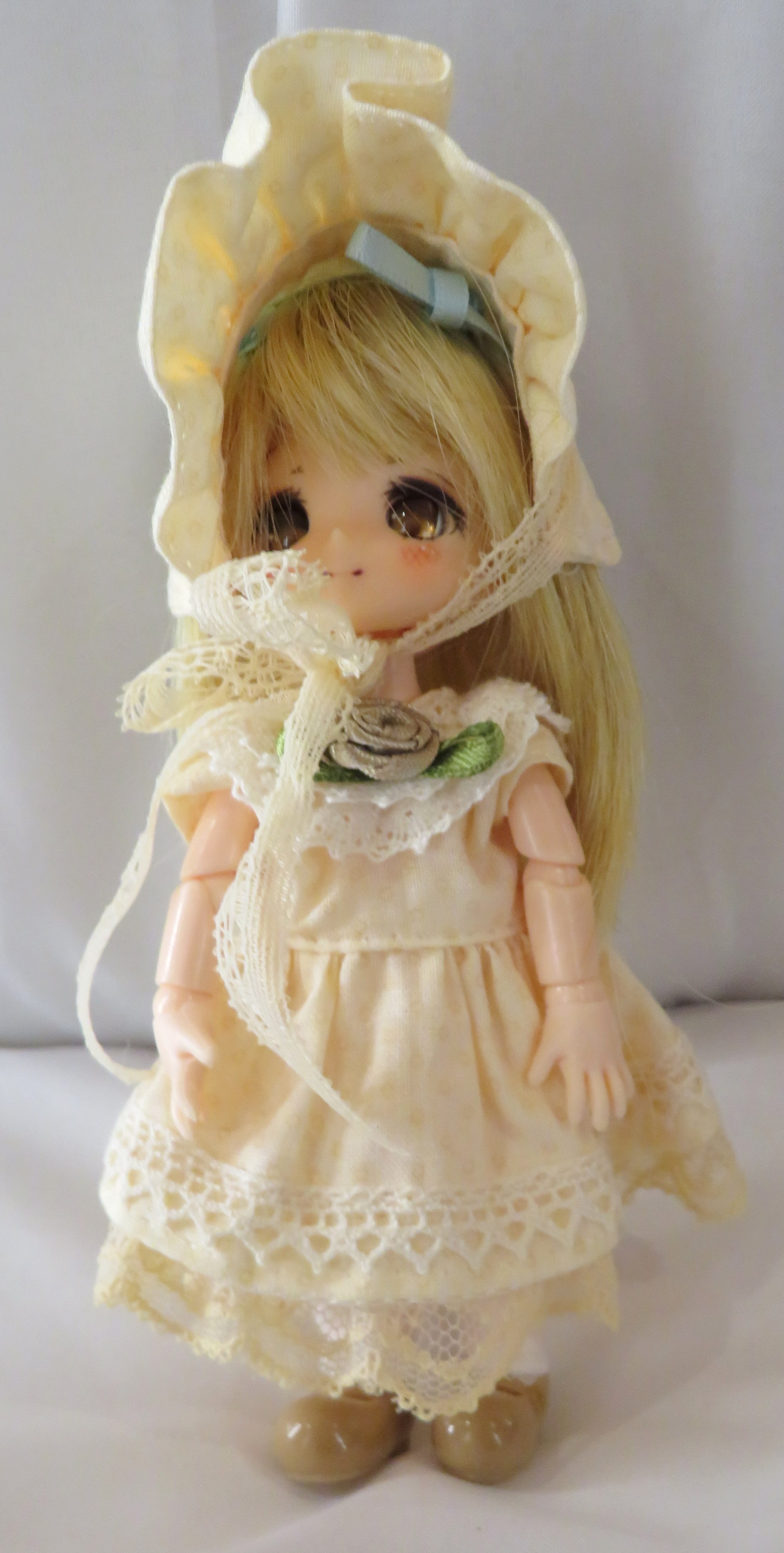 ドルチェ ミニスウィーツドール 甘娘 マオ 胸元薔薇ワンピース ウィッグ ブロンド ロング ドールアイ イエロー系 まんだらけ Mandarake