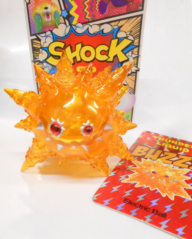 インスティンクトイ リキッド たしか ピンバッジ