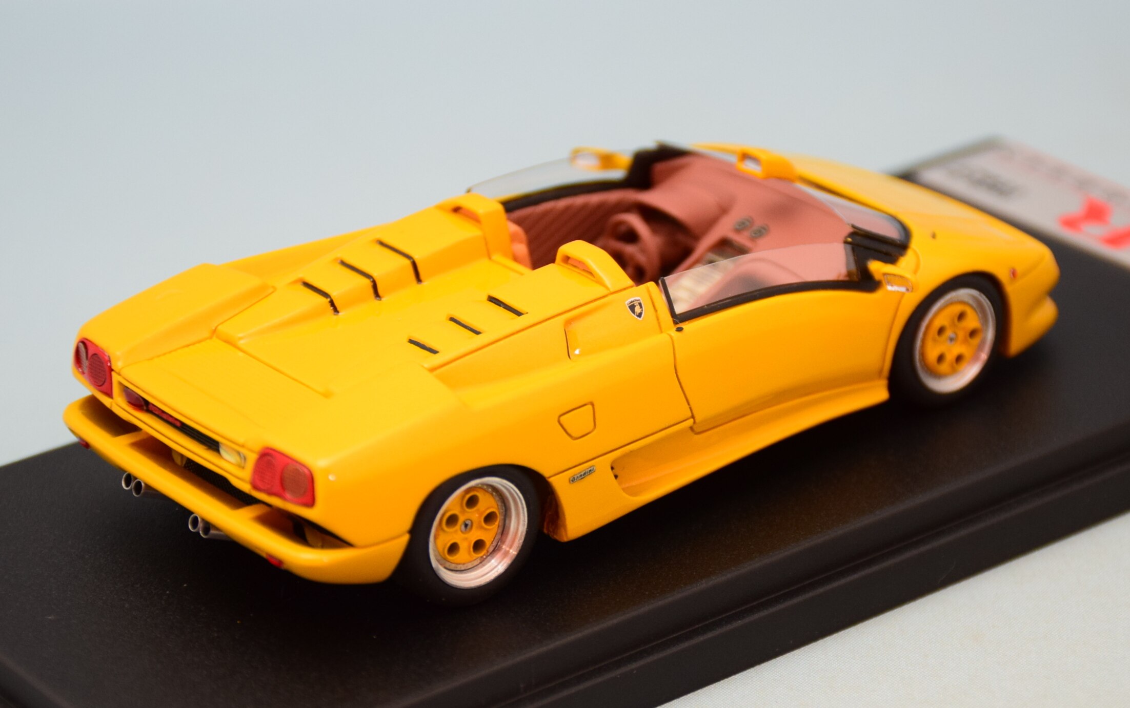 MR.Collection 1/43 LAMBORGHINI Diablo Koening Yellow MR151A