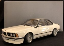 Auto Art (dealer BOX)