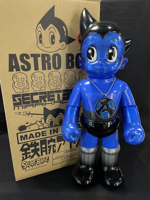 【新品豊富な】BIG SCALE 鉄腕アトム x sneakerwolf Blue Ver. シークレットベース SECRET BASE Astro Boy アトム ソフビ フィギュア 一般