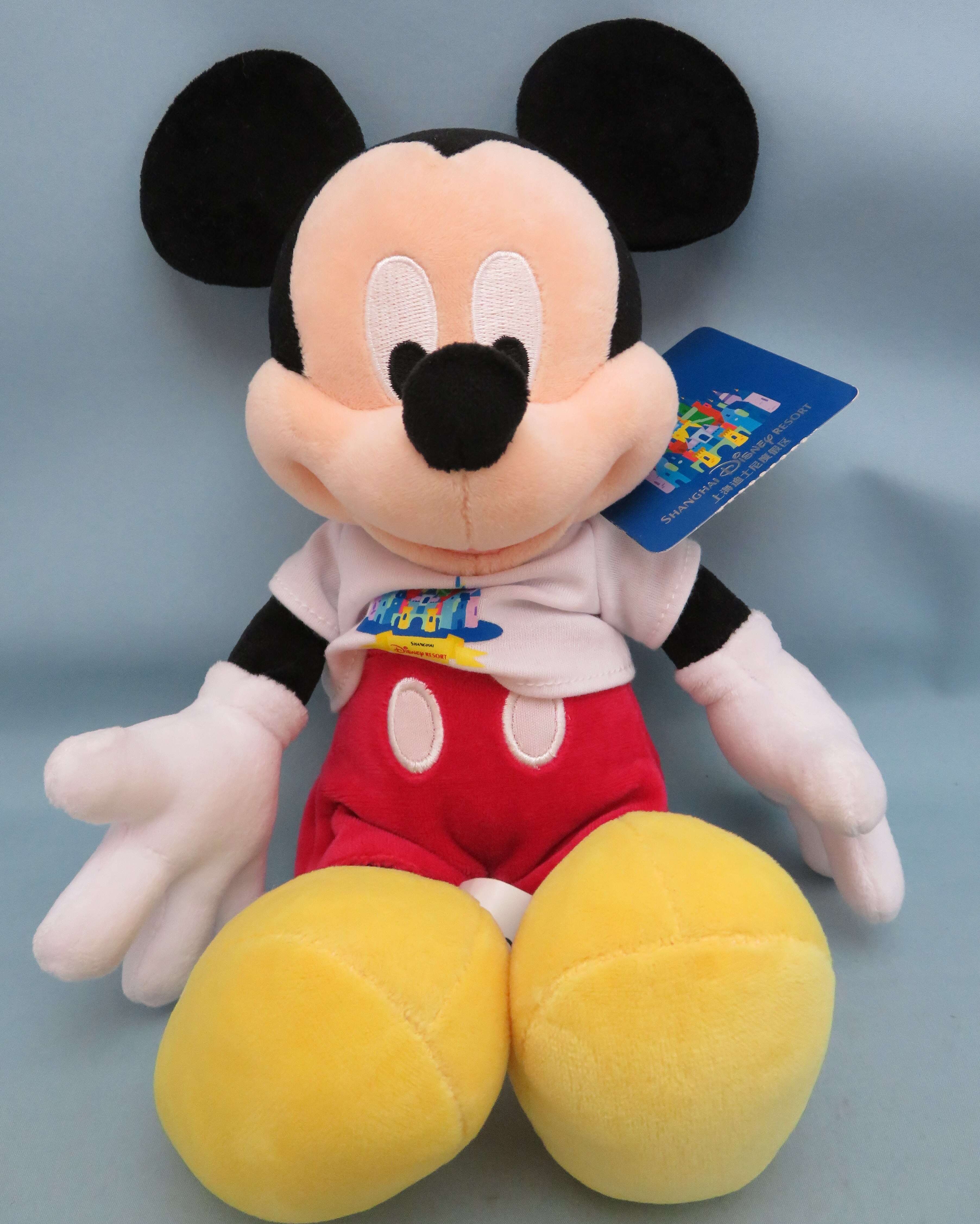 上海ディズニーリゾート ぬいぐるみ ミッキー 白シャツにカラフルな城のプリント まんだらけ Mandarake