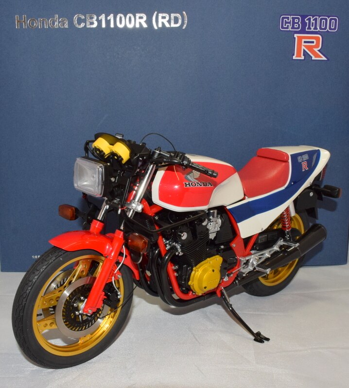 オートアート AUTOart 1/6 ホンダ CB1100R ´83 完成品-