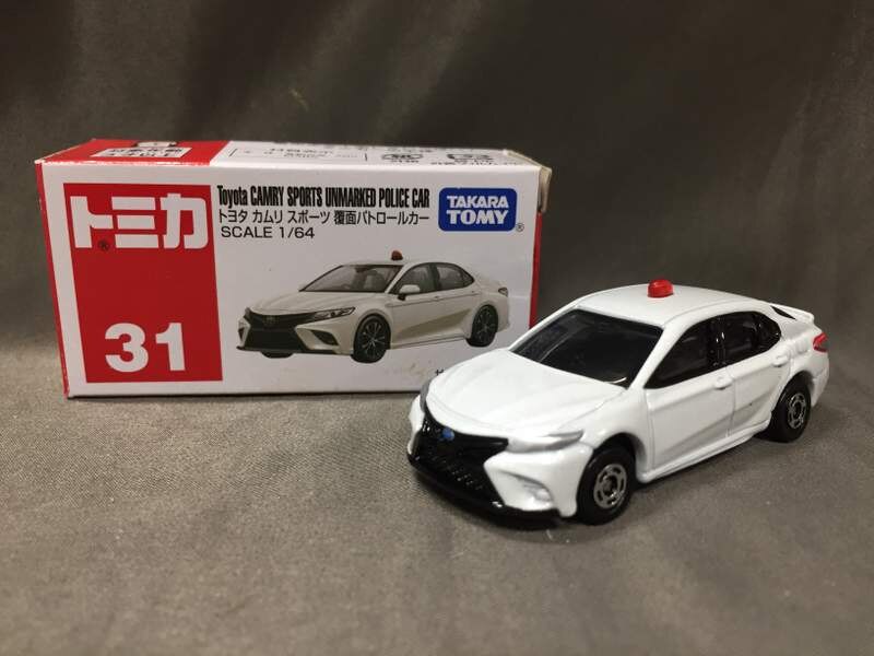 カムリスポーツ タカラトミー トミカ赤箱ベトナム製 トヨタ カムリ スポーツ 覆面パトロールカー 31 | まんだらけ Mandarake