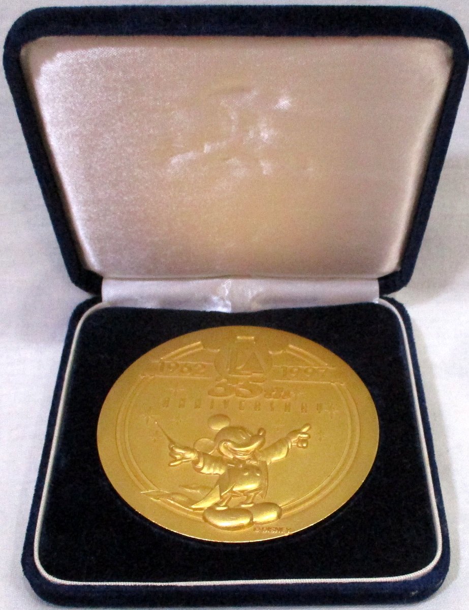 ディズニー会 Disneylicenseesassociation ディズニー会35周年記念ゴールドメダル まんだらけ Mandarake