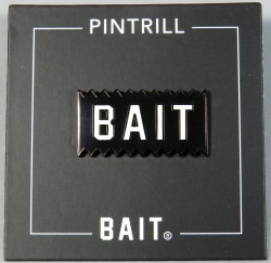 BAIT BAIT×PINTRILL BAIT Logo Pin（black）