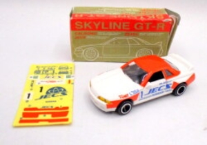 トミカ/ガリバー特注 NISSAN SKYLINE GT-R ホワイトx朱色 JECS#1 20