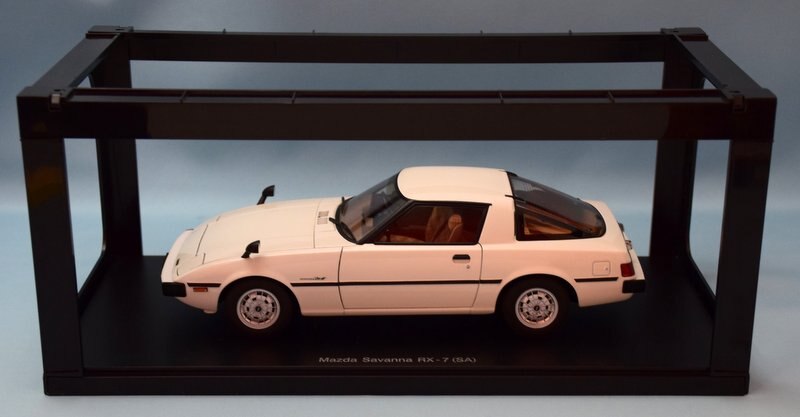 Auto Art 1/18 MILLENNIUM MAZDA SAVANNA RX-7 SA AURORA WHITE Auto Art 1/18 MILLENNIUM MAZDA SAVANNA RX-7 SA AURORA WHITE