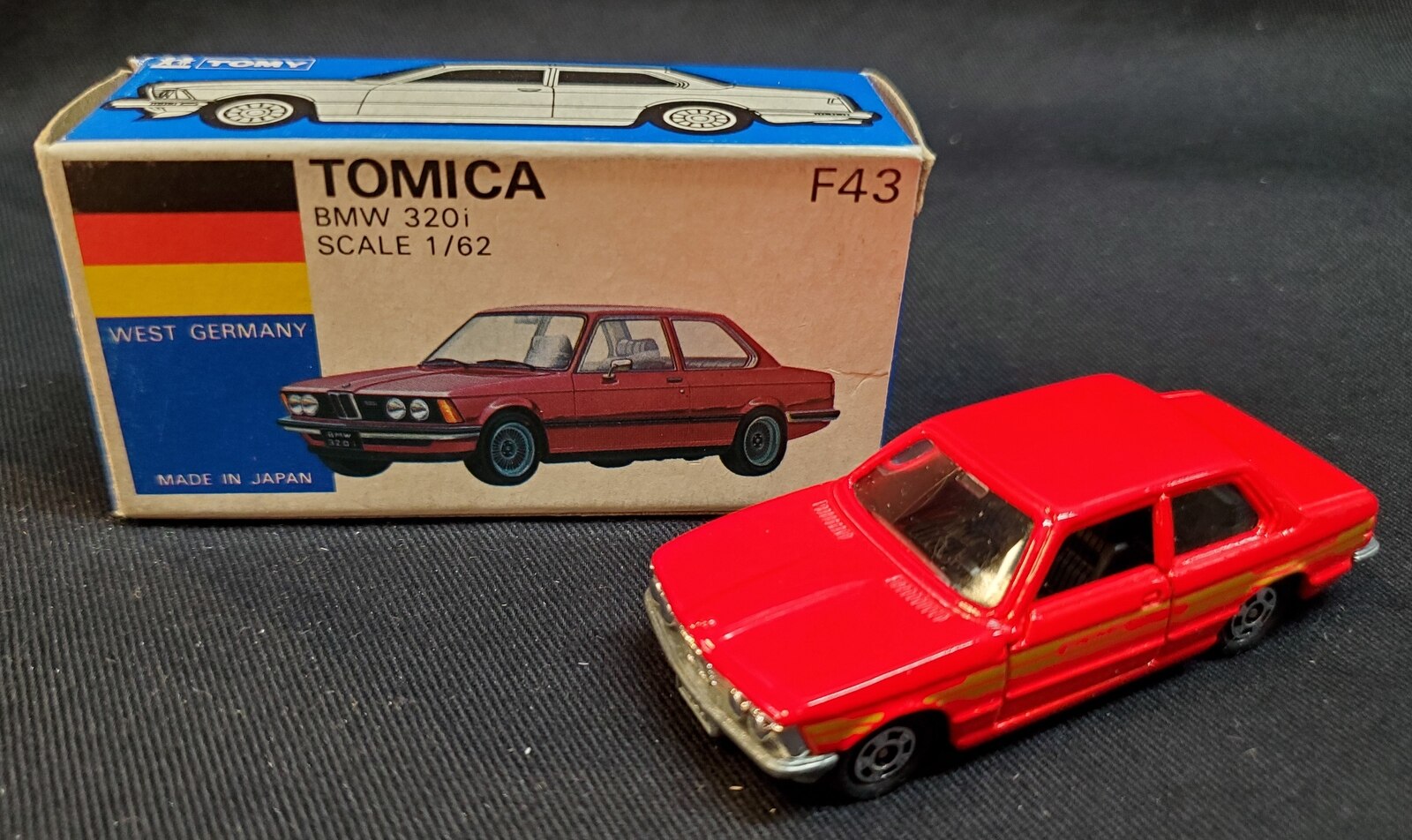 TOMICA トミカ BMW320i 赤色 ワイドホイール 箱付き-