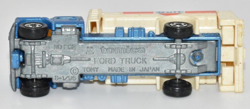 Tomy Tomica blue box Made in Japan Ford tank truck / blue meta 