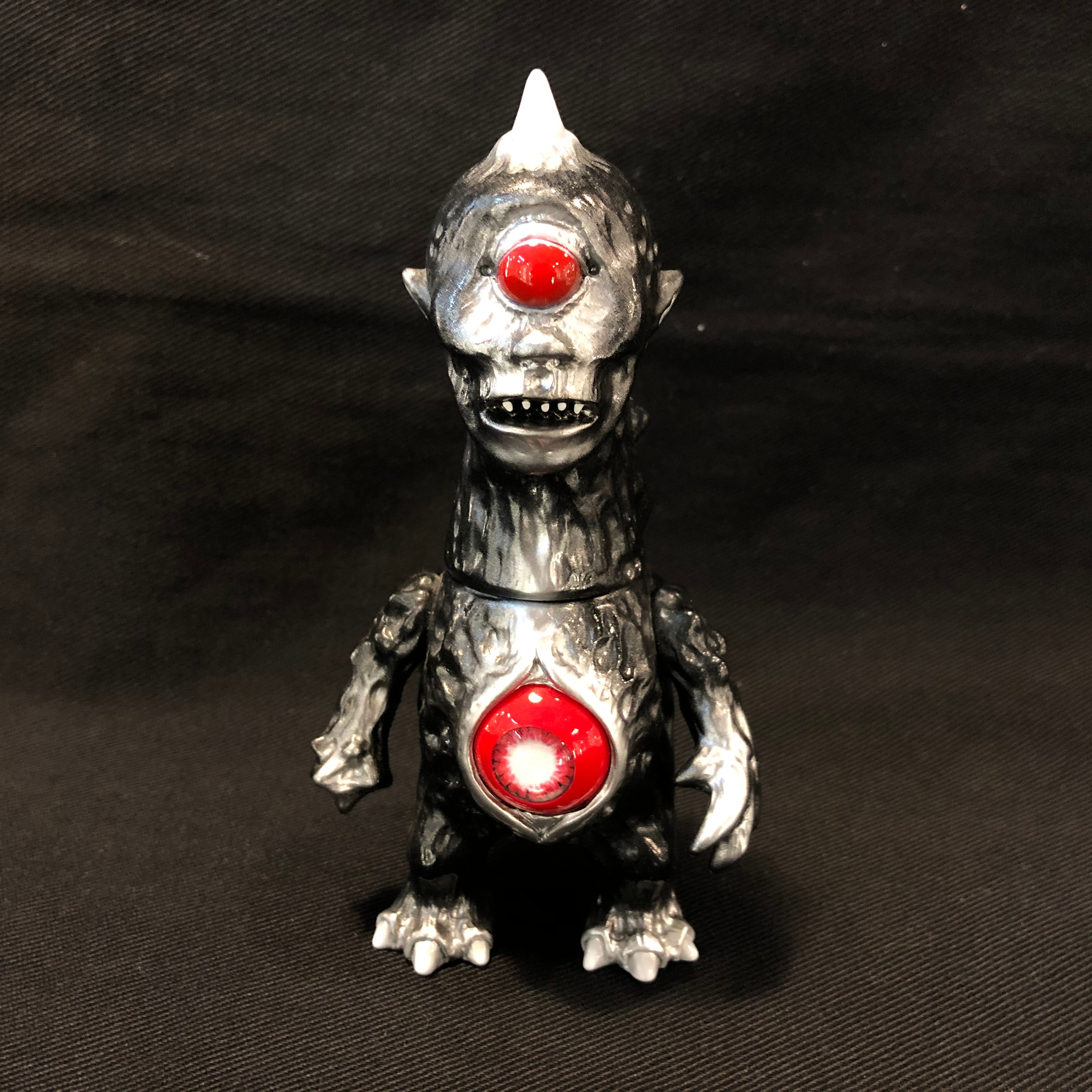 Chokehazard TOXIC CYCLOPS Black molding / red / silver painting